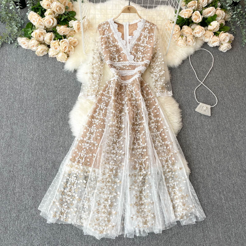 Beautifully Finished Dress in a Timeless Design
