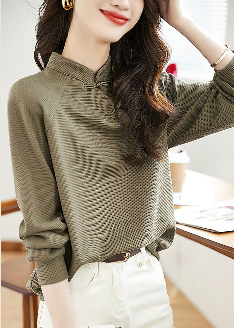 Well Tailored Top with a Graceful Silhouette