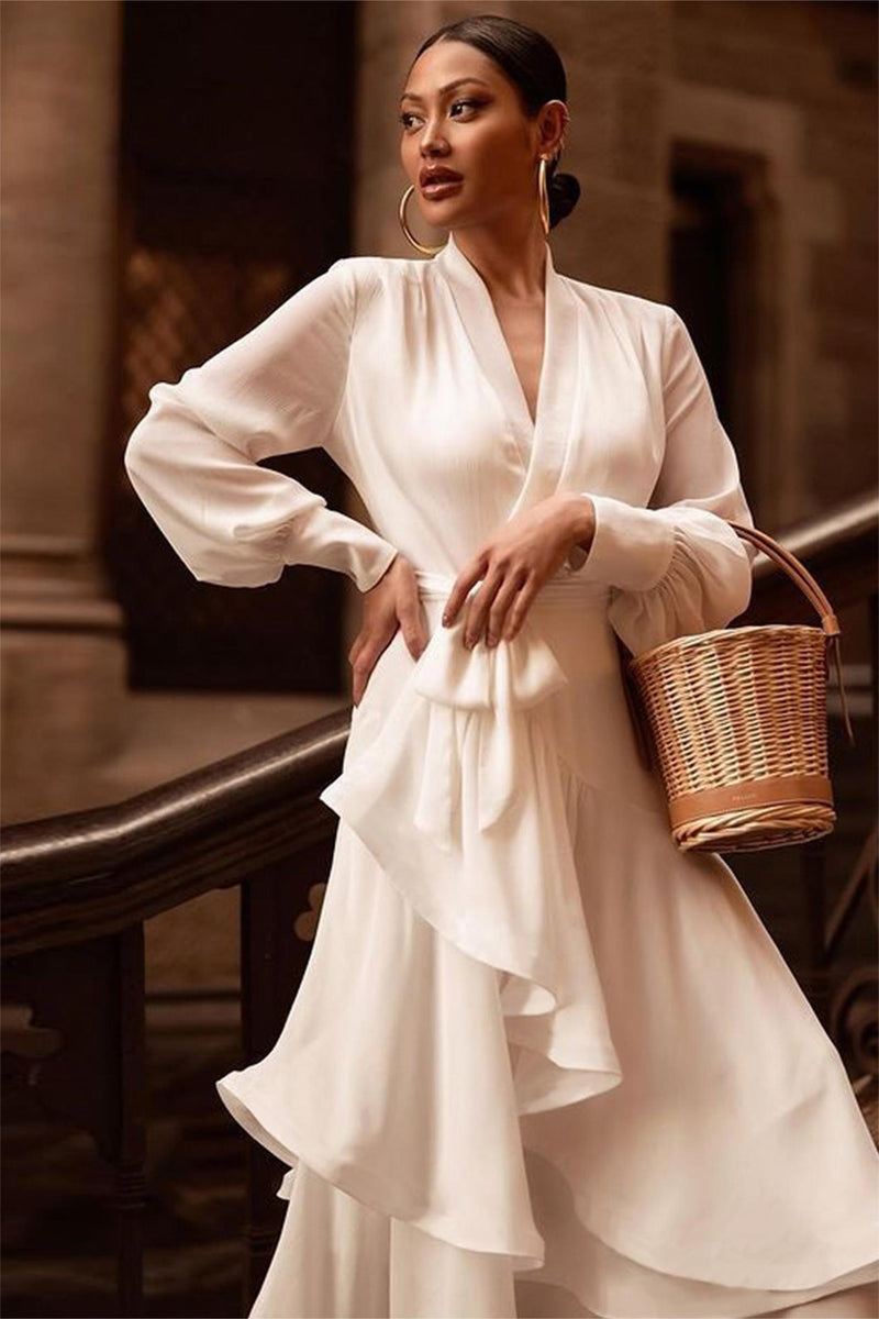 Beautifully Finished Dress in a Timeless Design