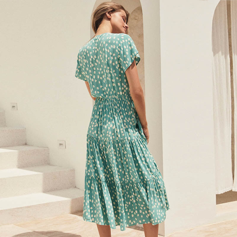 Beautifully Finished Dress in a Timeless Design