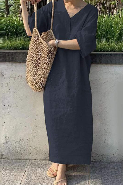 Effortlessly Elegant Dress with a Timeless Design