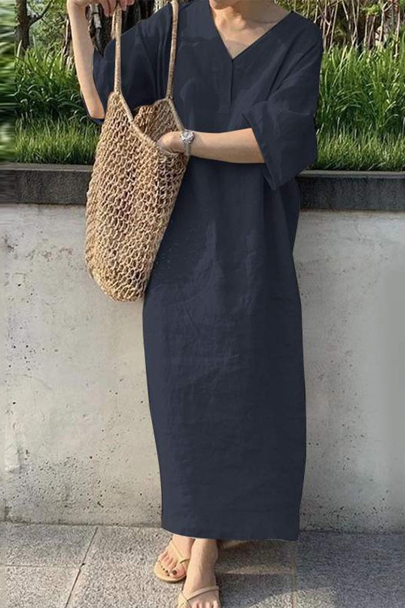 Effortlessly Elegant Dress with a Timeless Design