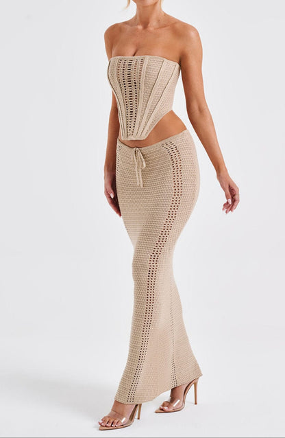 Effortlessly Elegant Garment with a Timeless Design