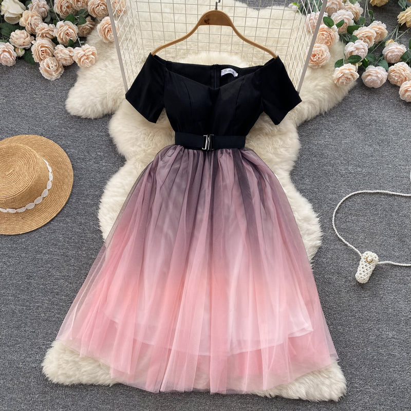 Effortlessly Elegant Dress with a Timeless Design