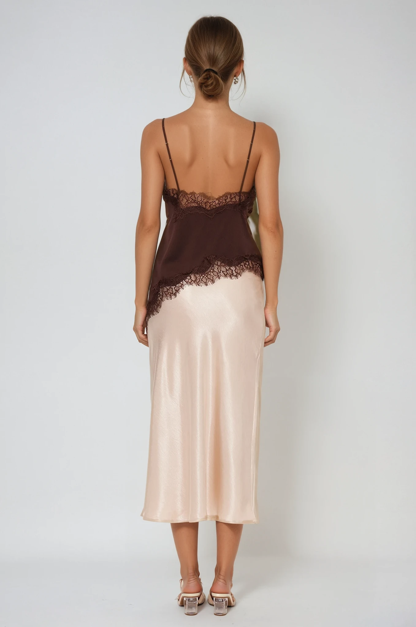 Well Tailored Top with a Graceful Silhouette