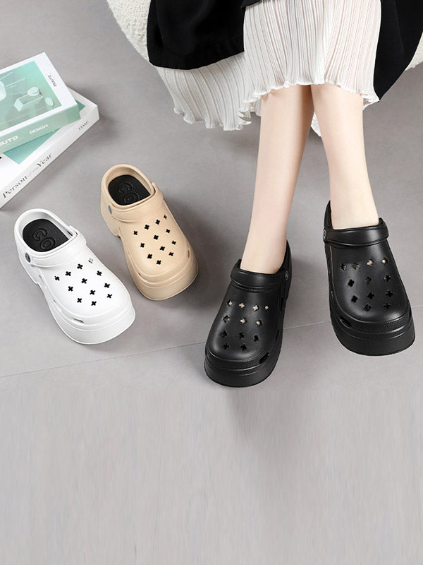 Effortlessly Elegant Sandals with a Timeless Design
