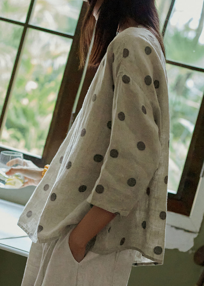 Sophisticated Blouse with a Clean Classic Look