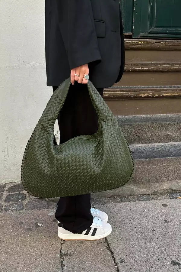 Beautifully Finished Bag in a Timeless Design