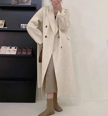 Elegantly Styled Coat for Everyday Wear