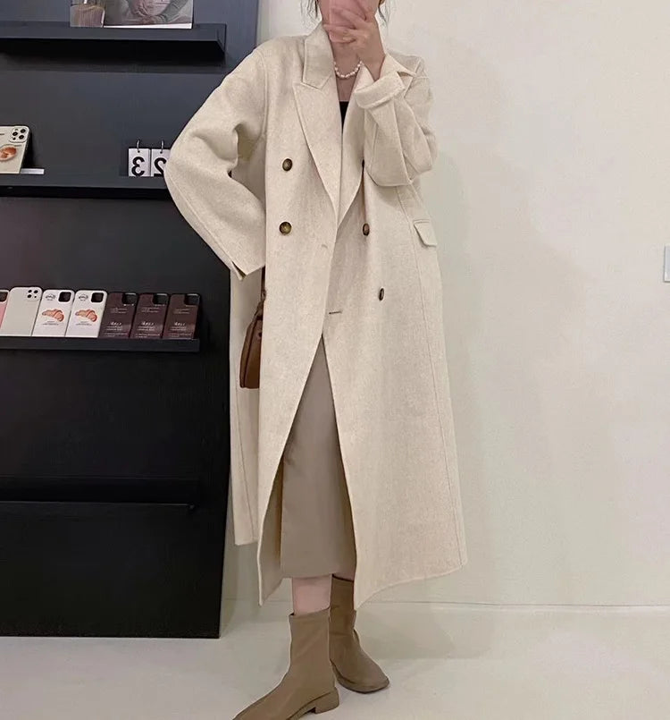 Elegantly Styled Coat for Everyday Wear
