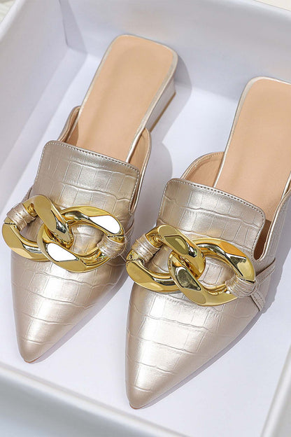 Sophisticated Garment with a Clean Classic Look