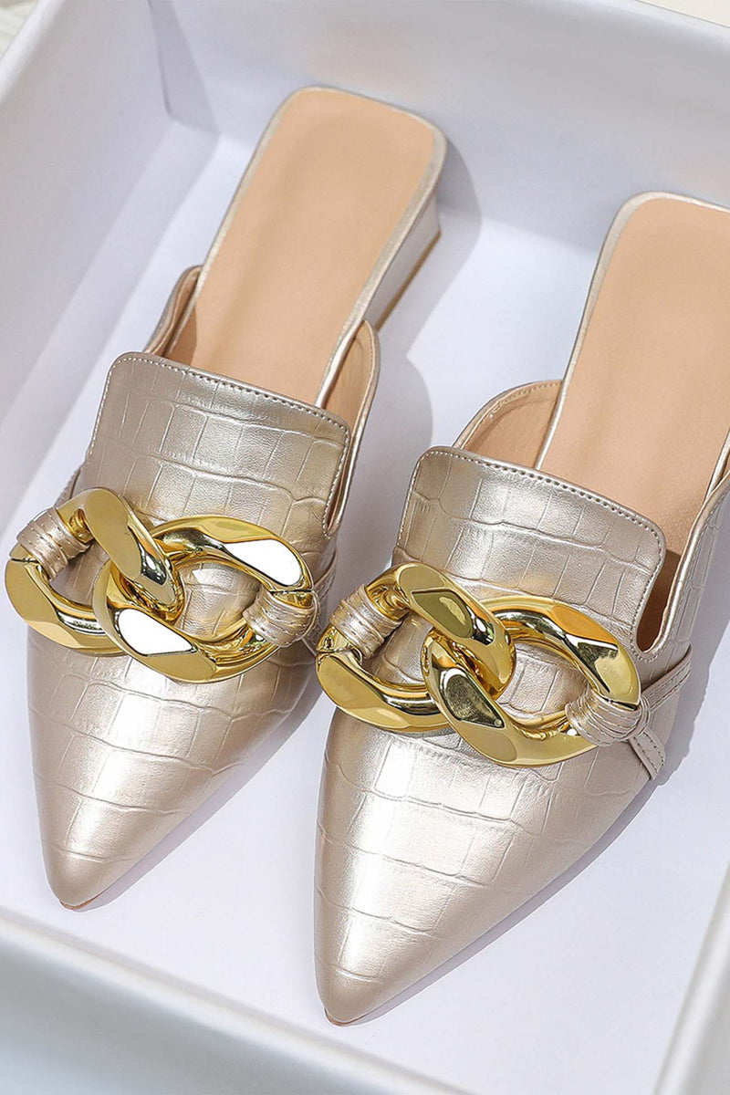 Sophisticated Garment with a Clean Classic Look