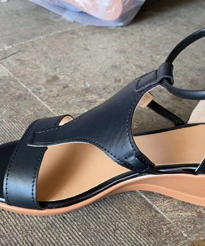 Well Tailored Sandals with a Graceful Silhouette