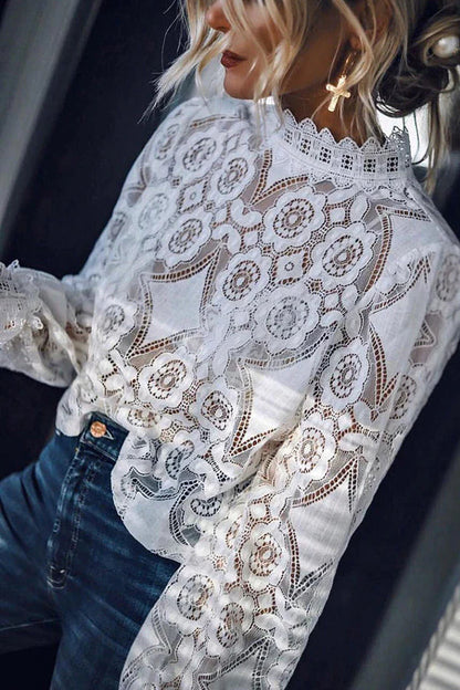 Well Tailored Top with a Graceful Silhouette