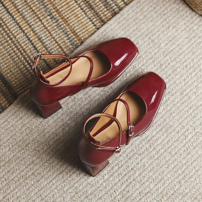 Classic Vintage Shoes with a Flattering Fit