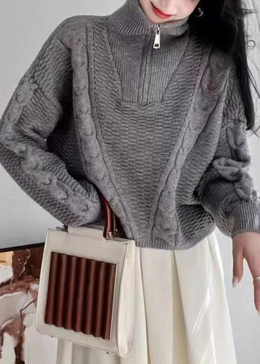 Well Tailored Sweater with a Graceful Silhouette