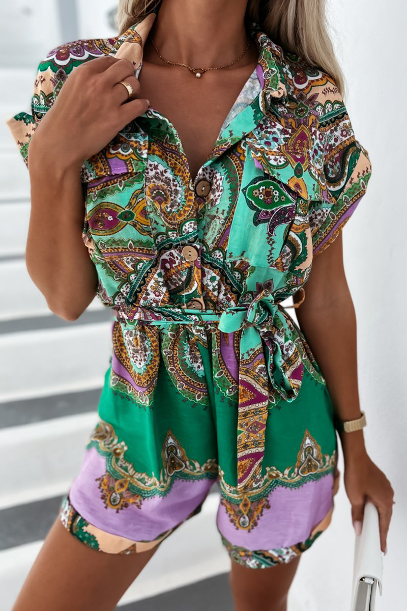 Effortlessly Elegant Garment with a Timeless Design