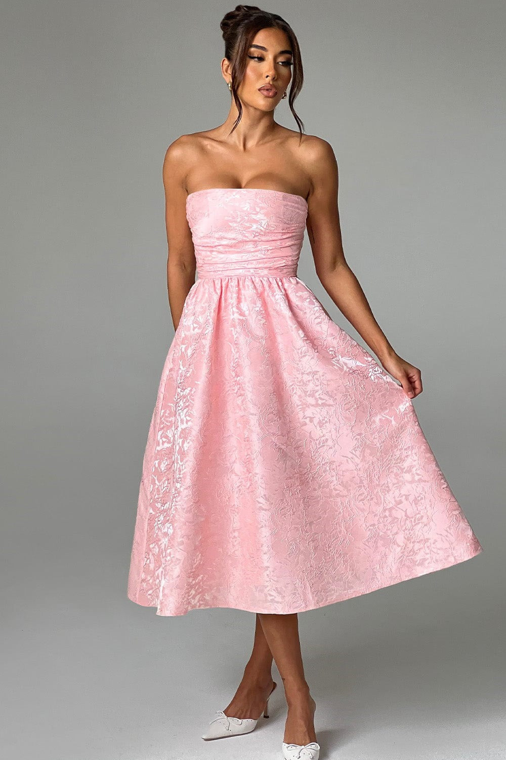 Well Tailored Dress with a Graceful Silhouette
