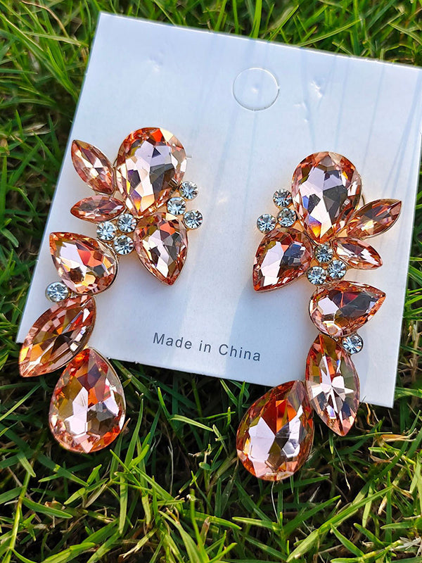 Well Tailored Garment with a Graceful Silhouette