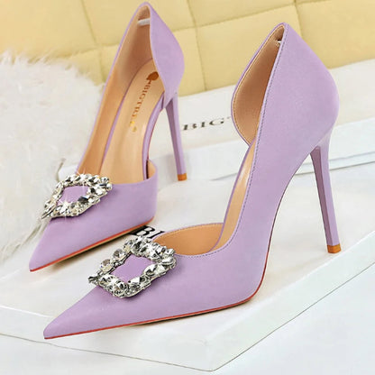 Beautifully Finished Heels in a Timeless Design
