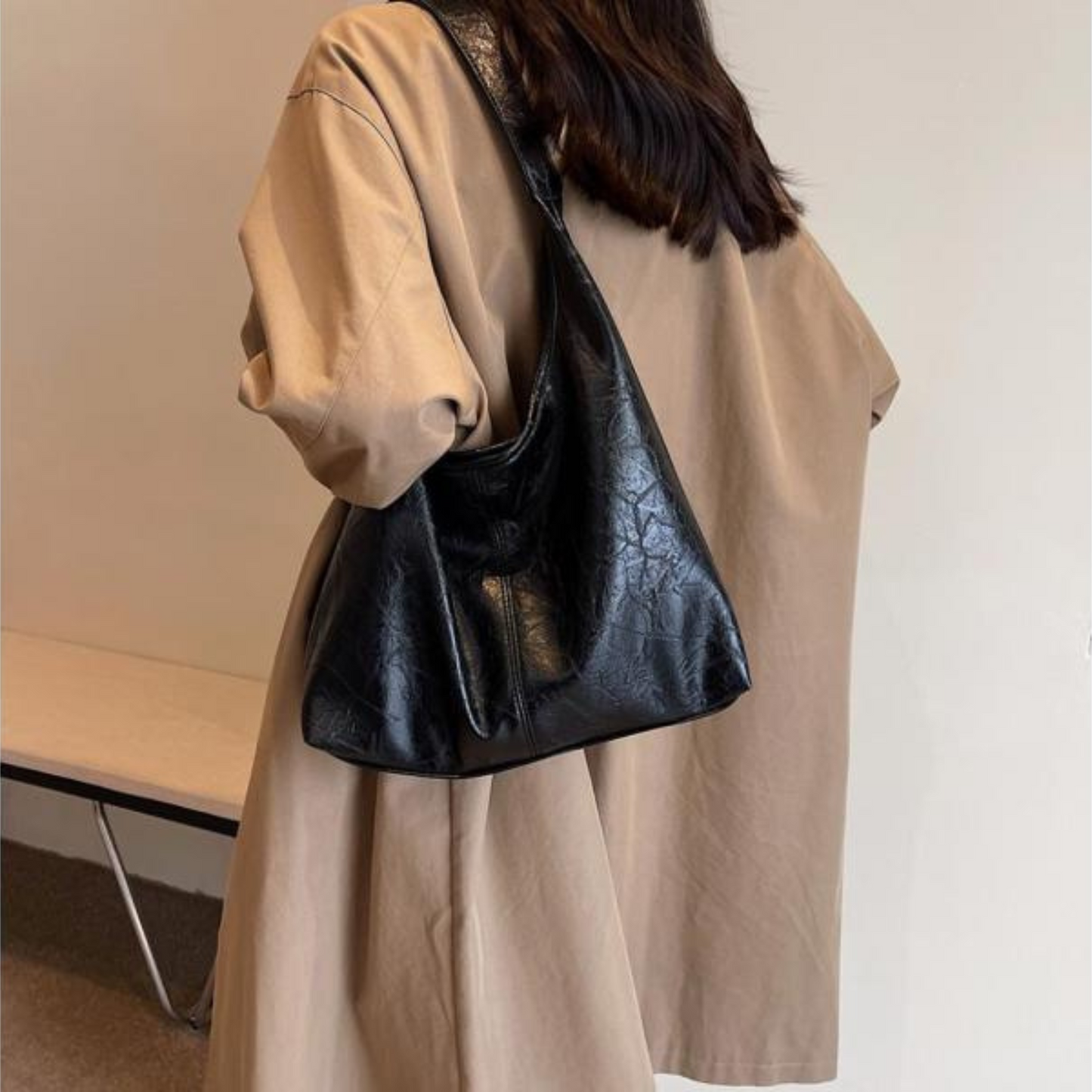 Effortlessly Elegant Garment with a Timeless Design