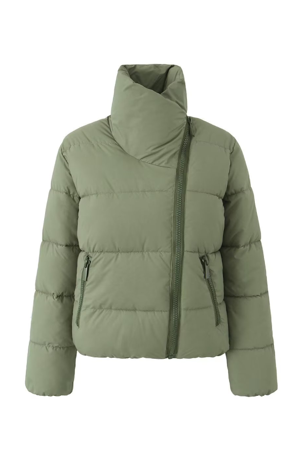 Classic Vintage Coat with a Flattering Fit