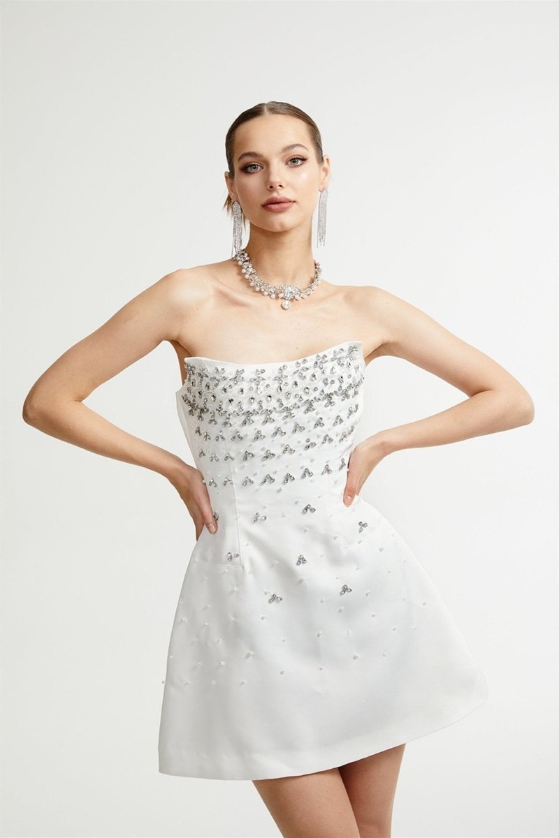 Effortlessly Elegant Dress with a Timeless Design