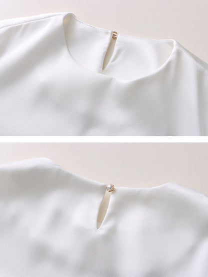 Beautifully Crafted Blouse in a Classic Style