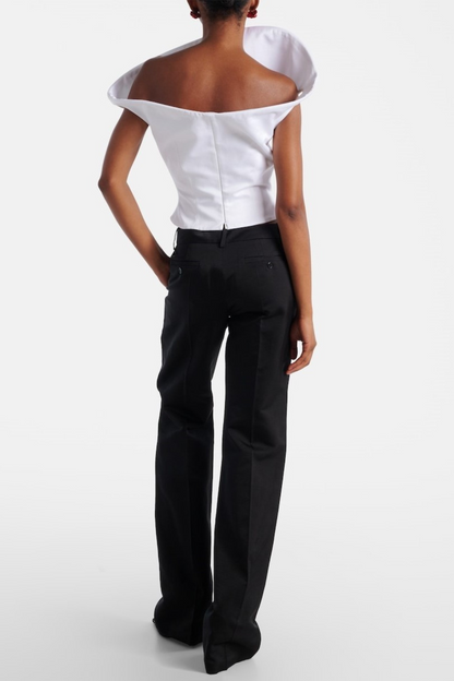 Beautifully Finished Top in a Timeless Design