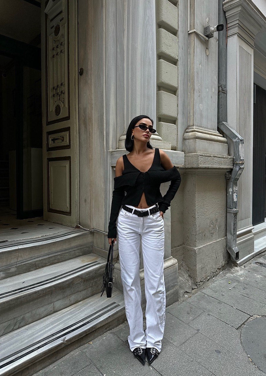 Beautifully Finished Top in a Timeless Design
