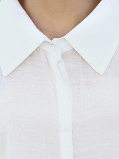 Well Tailored Blouse with a Graceful Silhouette
