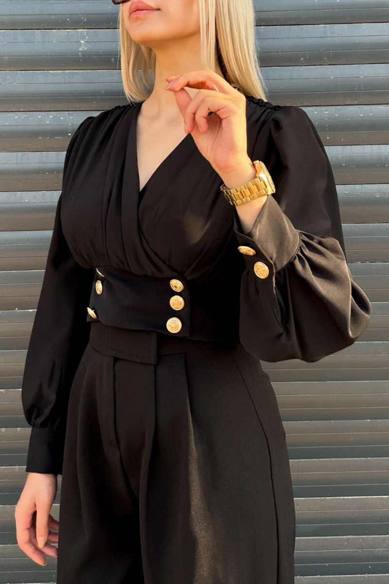 Sophisticated Blouse with a Clean Classic Look