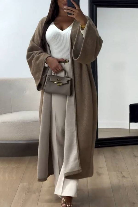 Beautifully Finished Coat in a Timeless Design