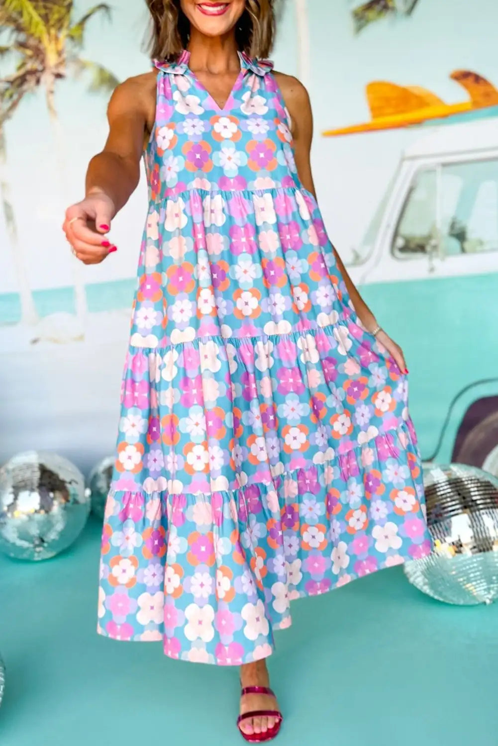 Effortlessly Elegant Dress with a Timeless Design
