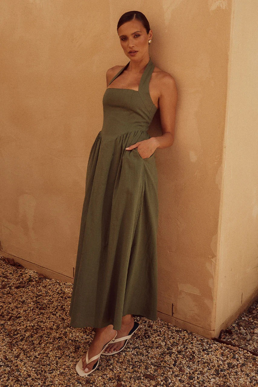 Classic Vintage Dress with a Flattering Fit