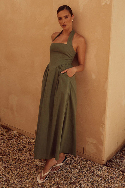 Classic Vintage Dress with a Flattering Fit