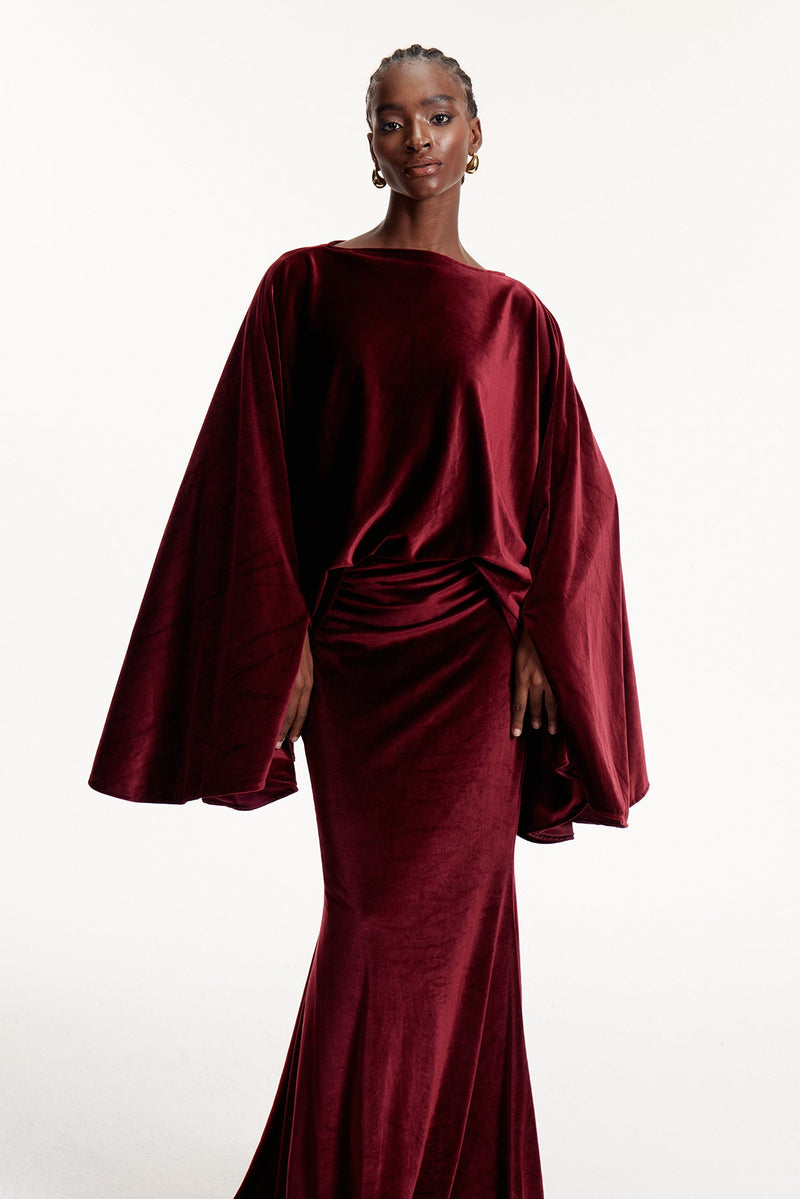 Well Tailored Garment with a Graceful Silhouette