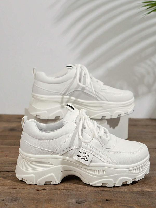 Well Tailored Shoes with a Graceful Silhouette