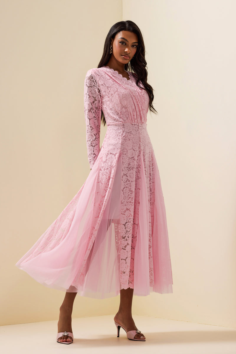 Gracefully Styled Dress for Any Occasion