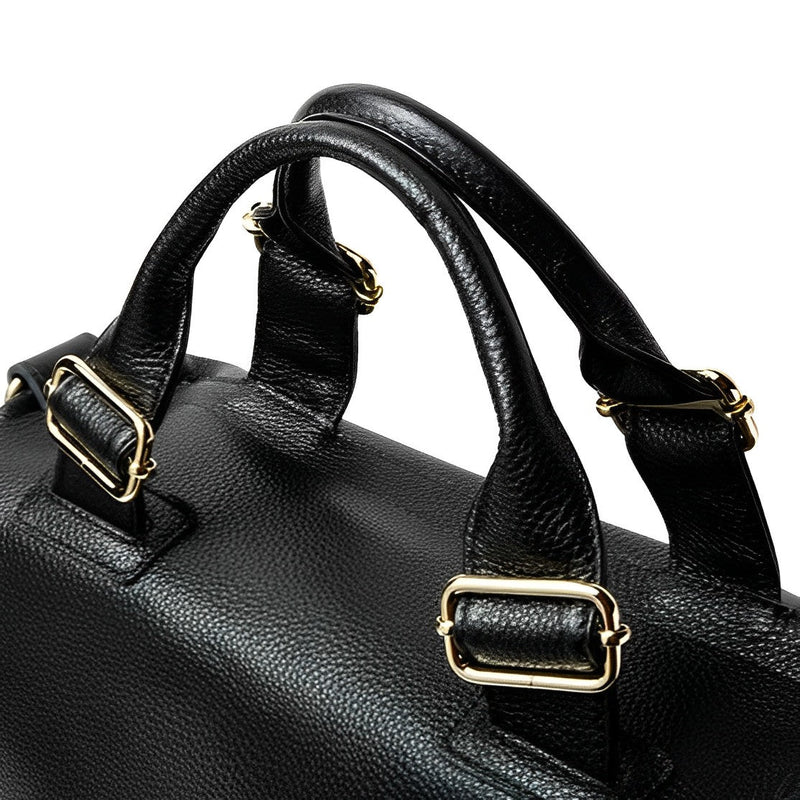 Well Tailored Bag with a Graceful Silhouette
