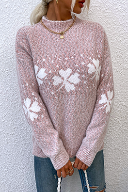 Well Tailored Sweater with a Graceful Silhouette