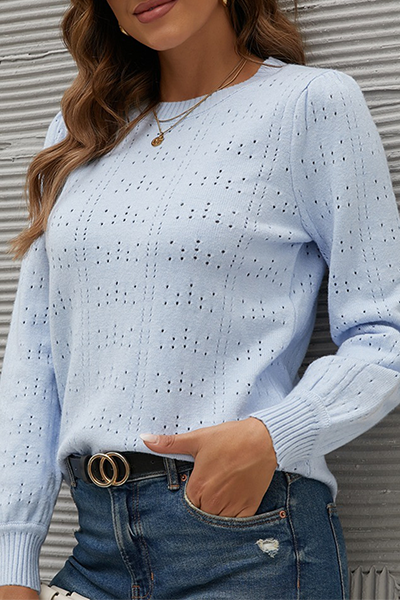 Well Tailored Top with a Graceful Silhouette