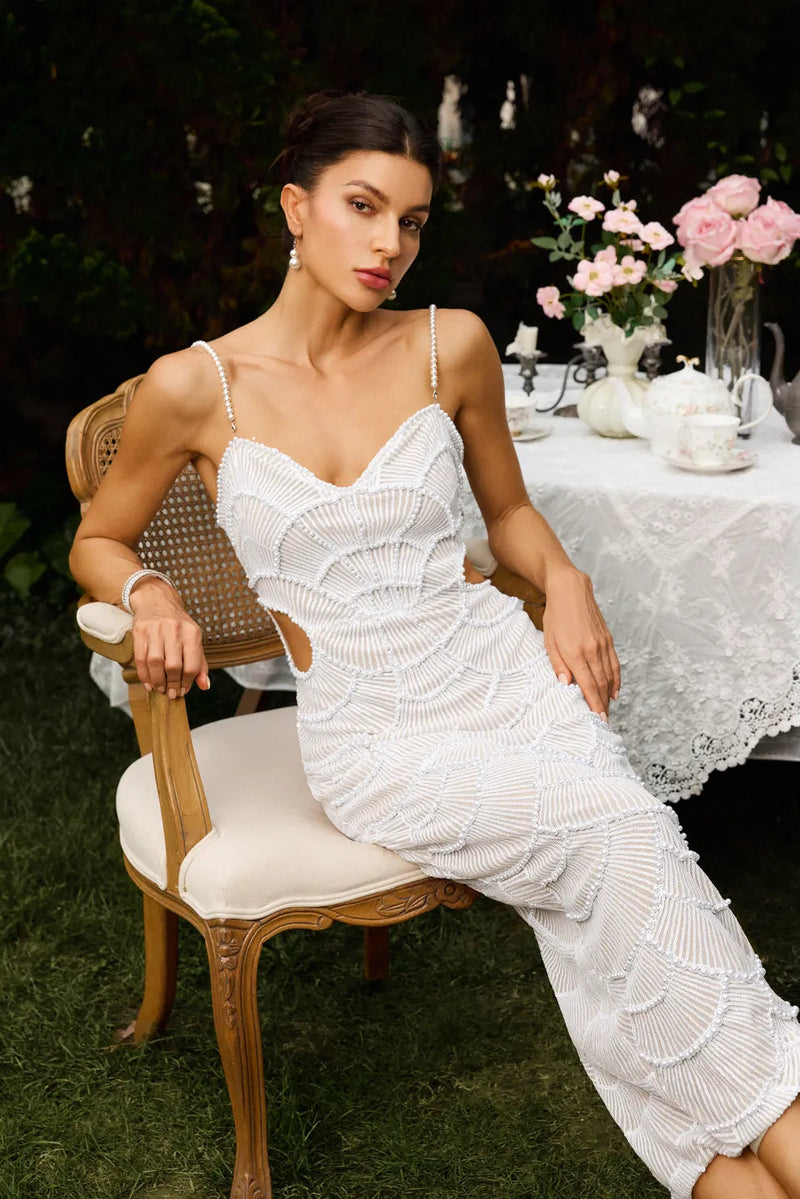 Beautifully Crafted Dress in a Classic Style