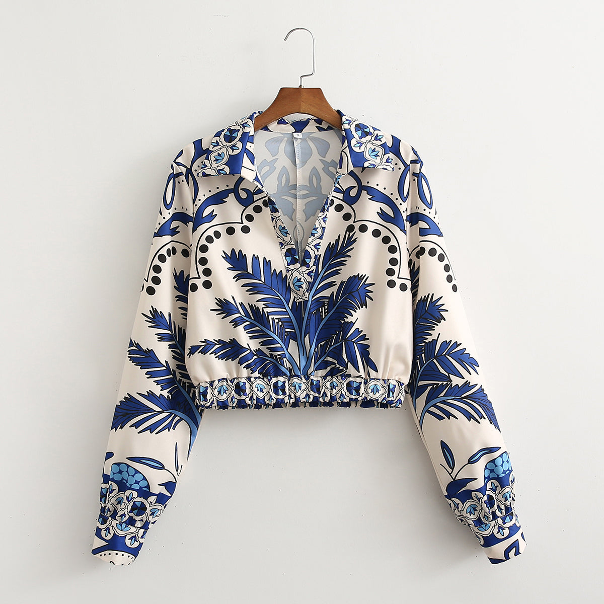 Effortlessly Elegant Shirt with a Timeless Design
