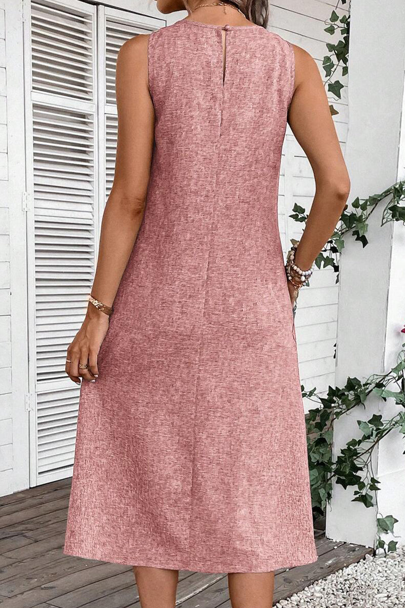 Well Tailored Dress with a Graceful Silhouette