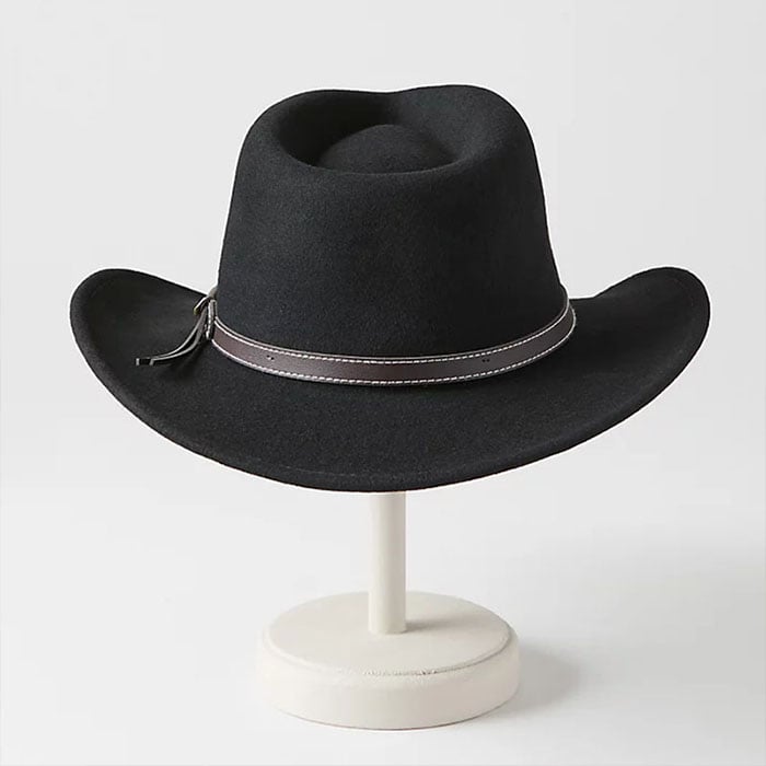 Effortlessly Elegant Garment with a Timeless Design