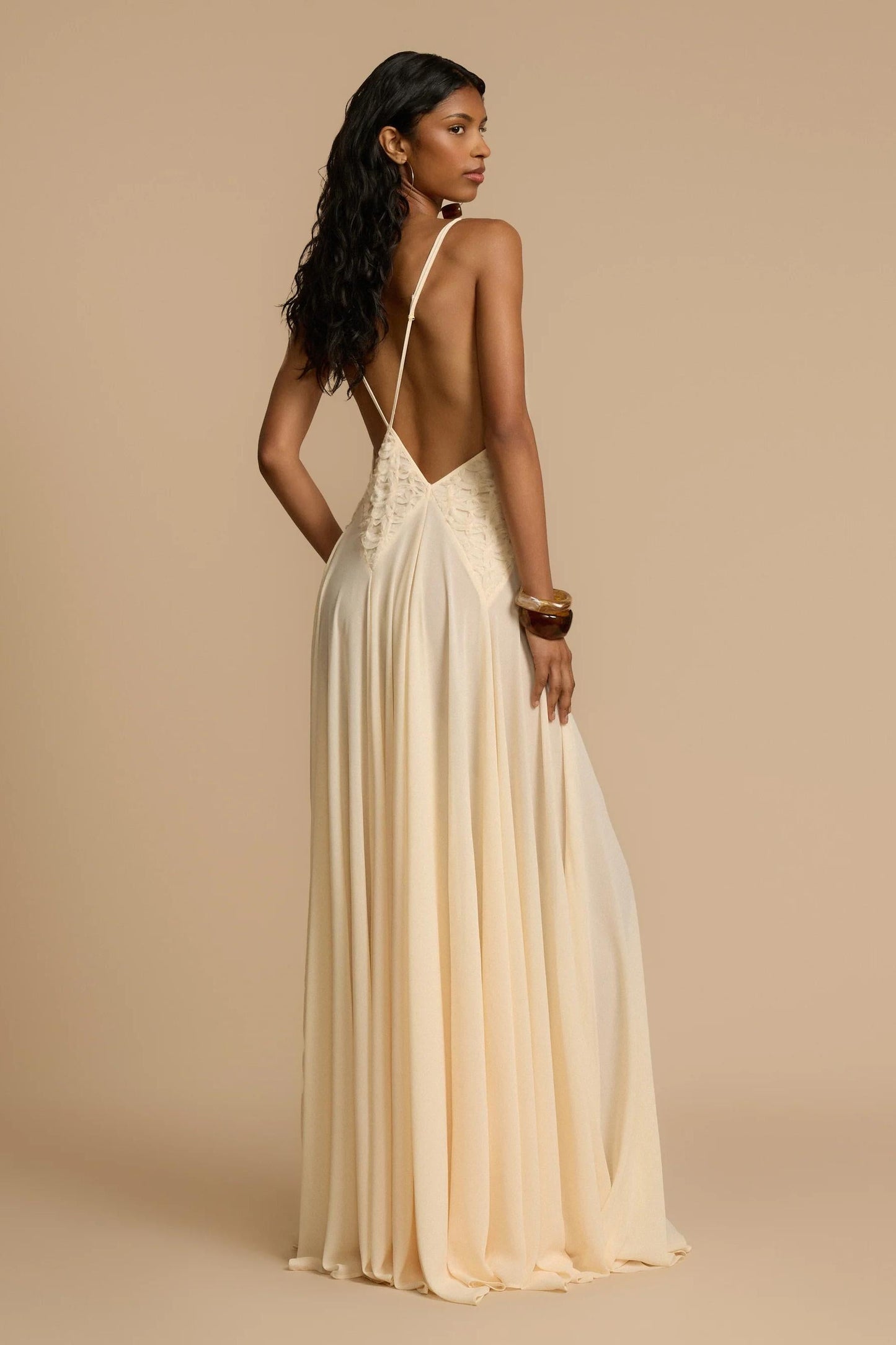Well Tailored Dress with a Graceful Silhouette