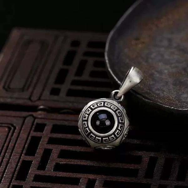Beautifully Finished Garment in a Timeless Design