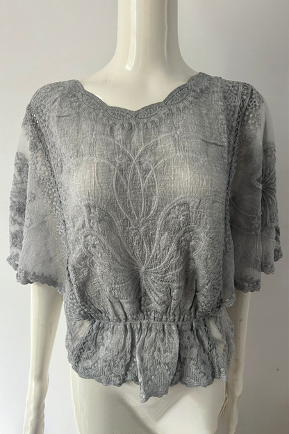 Sophisticated Blouse with a Clean Classic Look