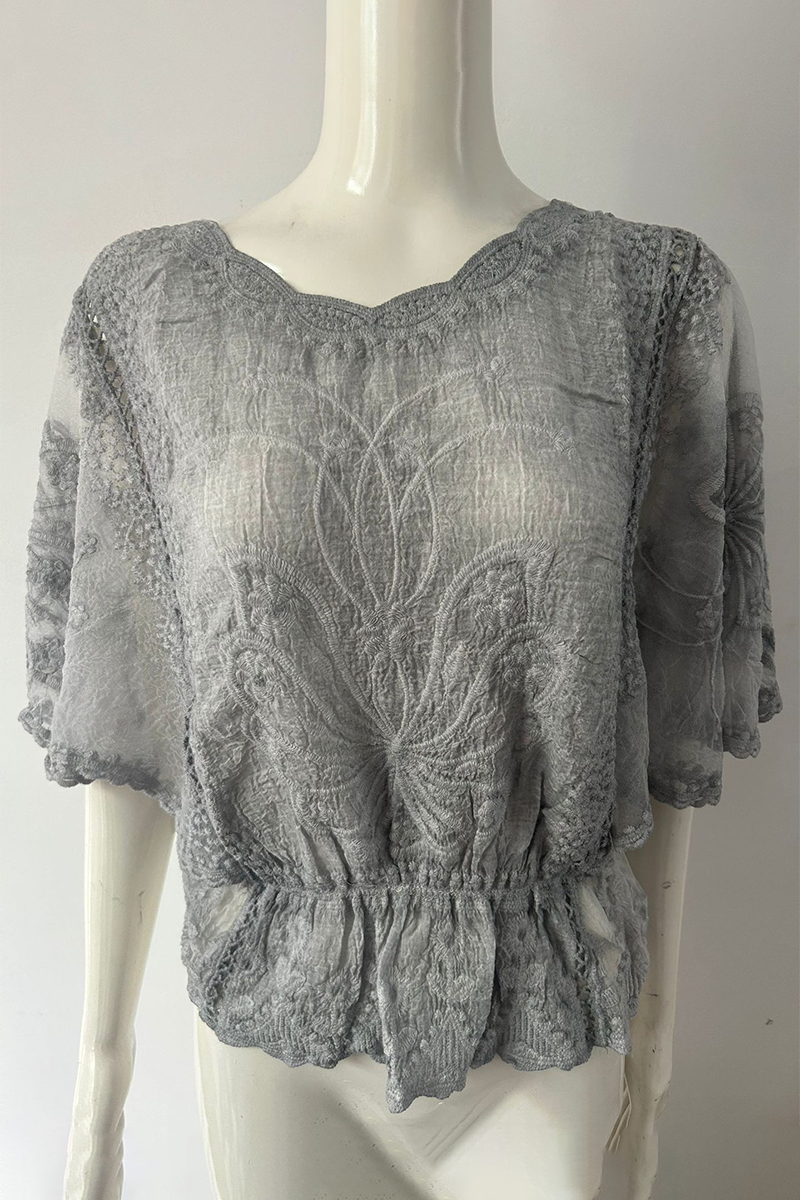 Sophisticated Blouse with a Clean Classic Look
